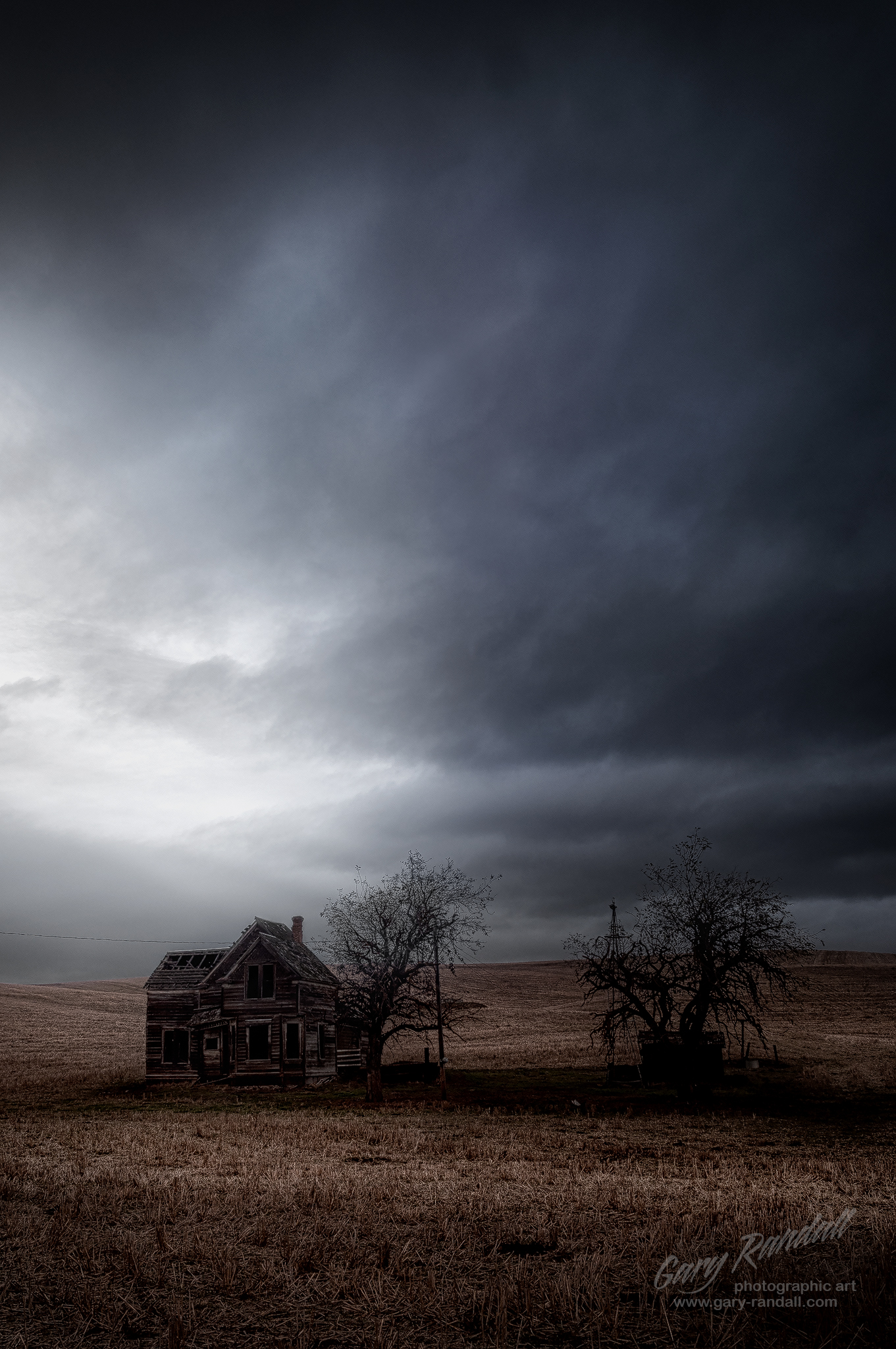 A Dark and Dreary Central Oregon Day - Gary Randall Photographer